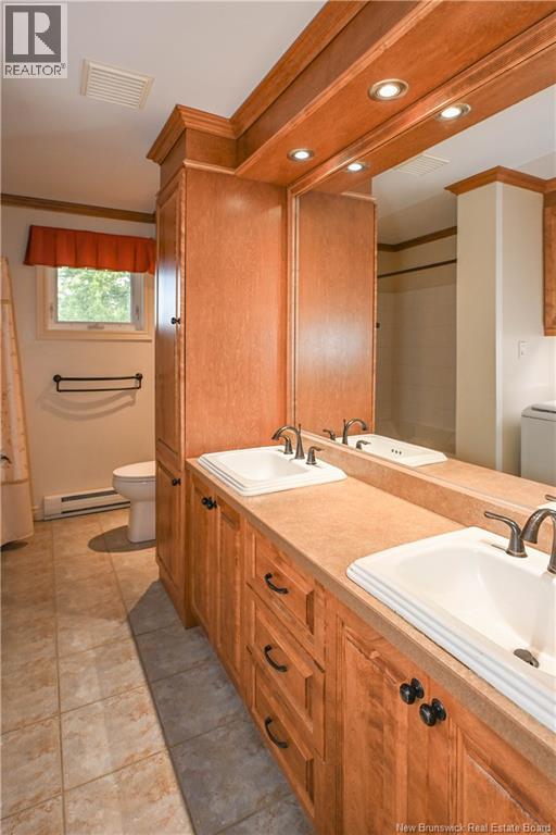 163 Grande-Allée Lane, Caraquet, New Brunswick  E1W 1A5 - Photo 32 - NB127471