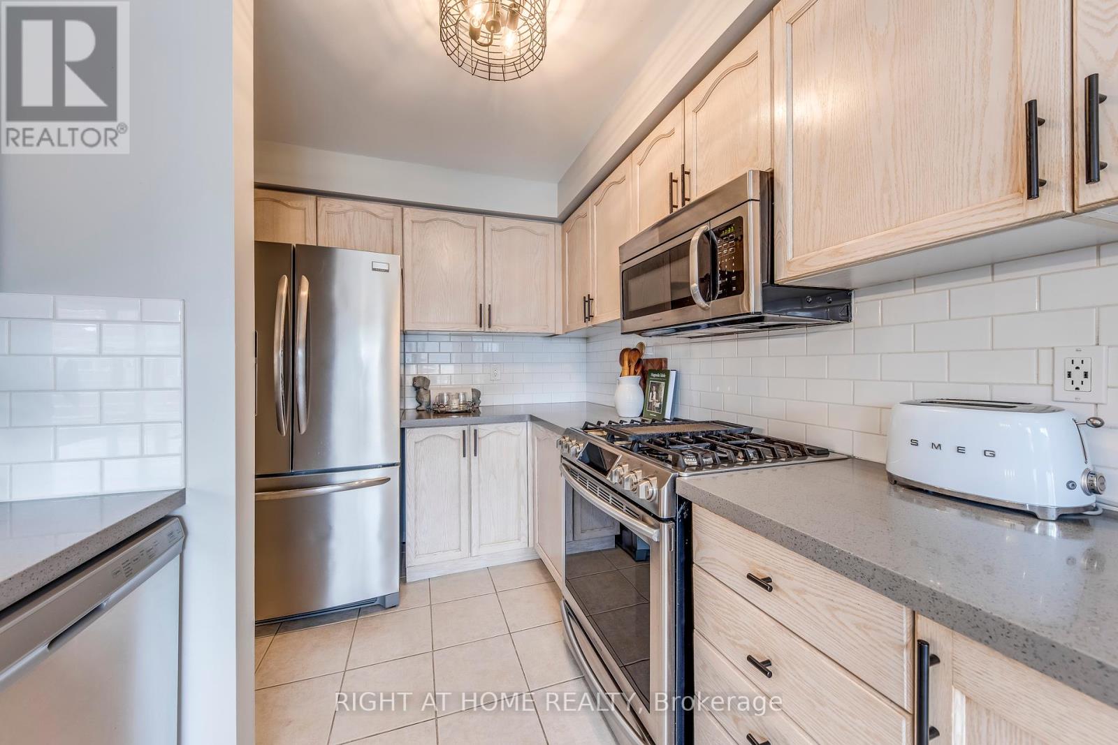1406 Forest Street, Innisfil, Ontario  L9S 4Y4 - Photo 13 - N12427992