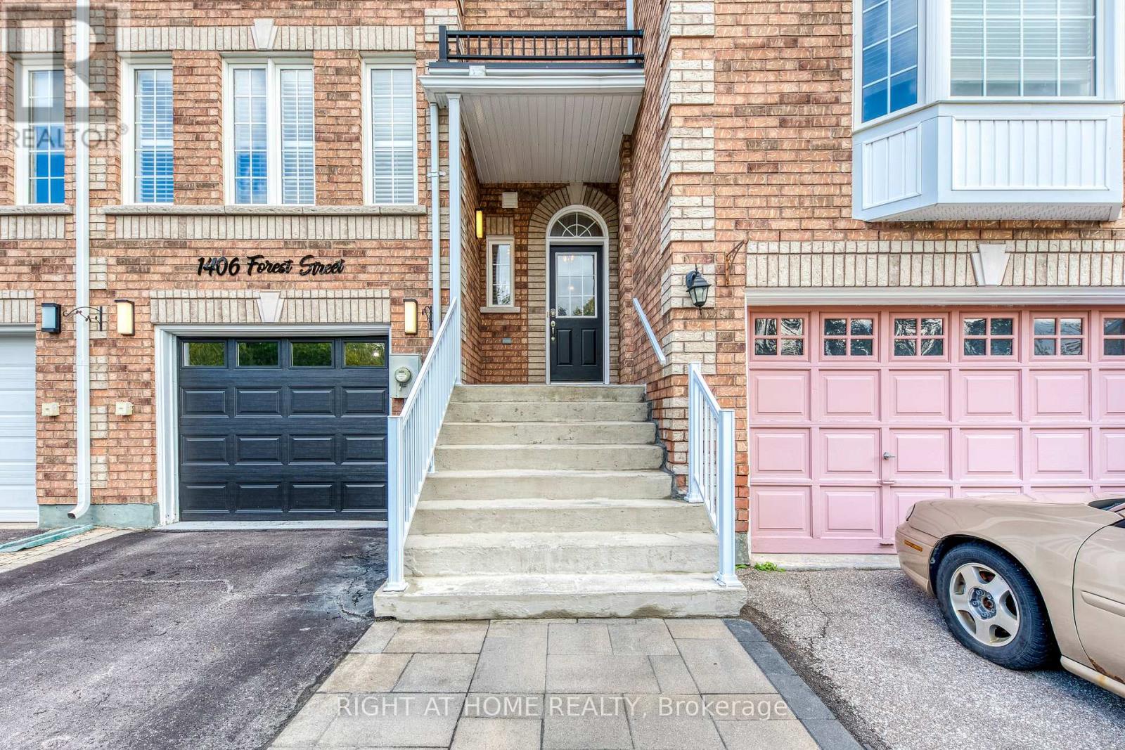 1406 Forest Street, Innisfil, Ontario  L9S 4Y4 - Photo 2 - N12427992