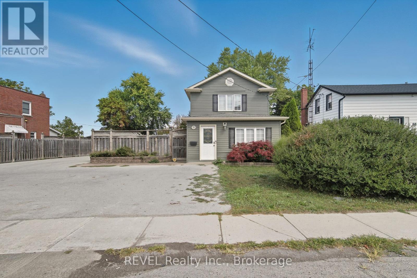 72 & 74 Merritt Street, St. Catharines (Burleigh Hill), Ontario  L2T 1J5 - Photo 1 - X12430989