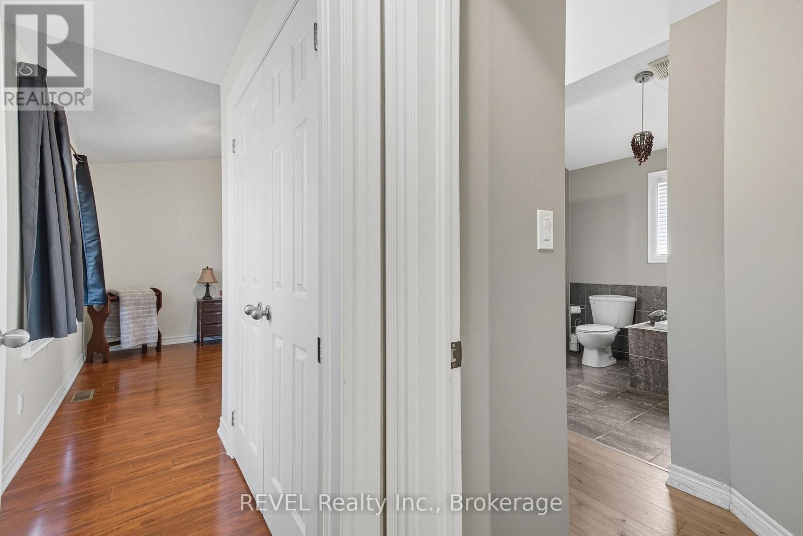 72 & 74 Merritt Street, St. Catharines (Burleigh Hill), Ontario  L2T 1J5 - Photo 13 - X12430989