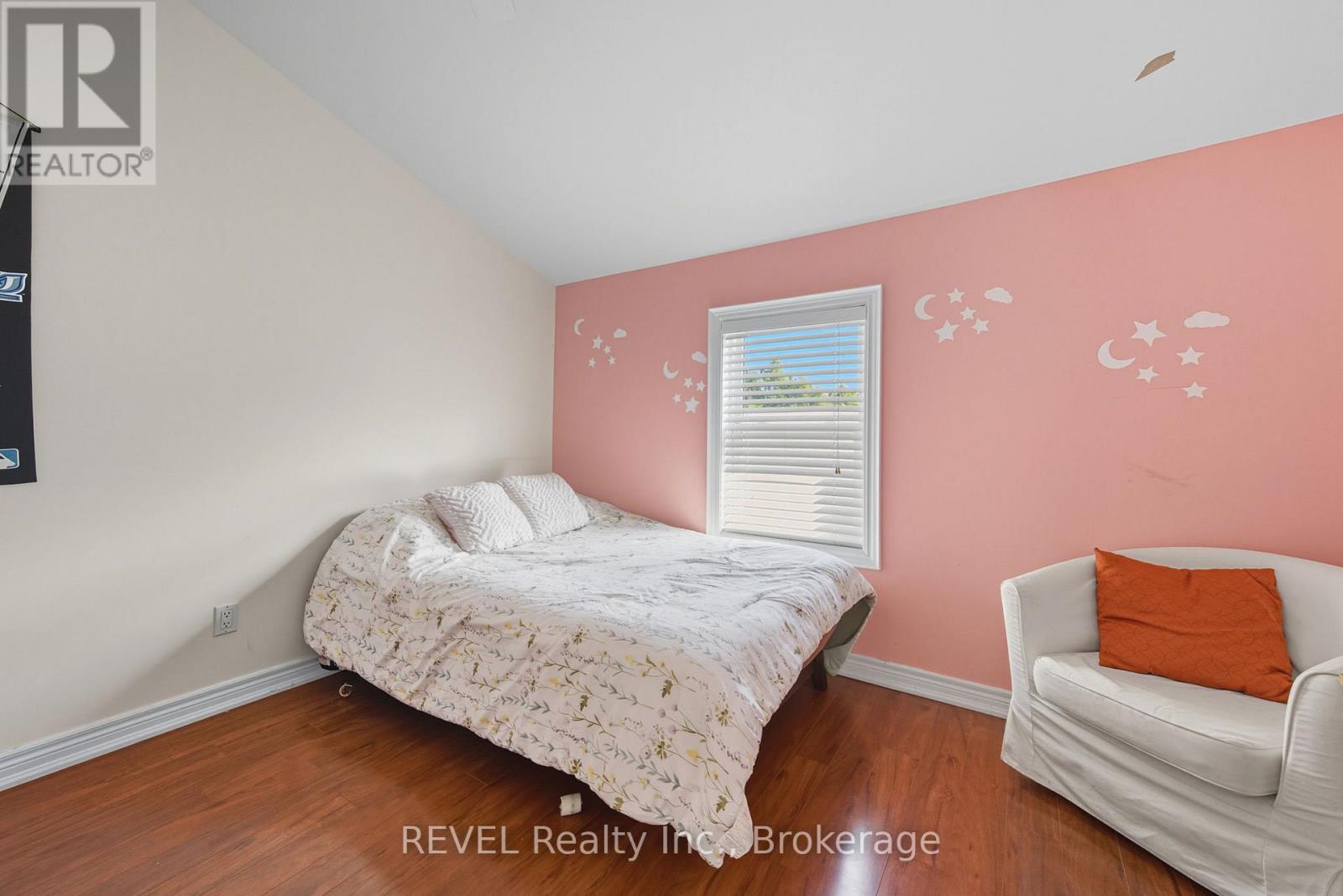 72 & 74 Merritt Street, St. Catharines (Burleigh Hill), Ontario  L2T 1J5 - Photo 14 - X12430989