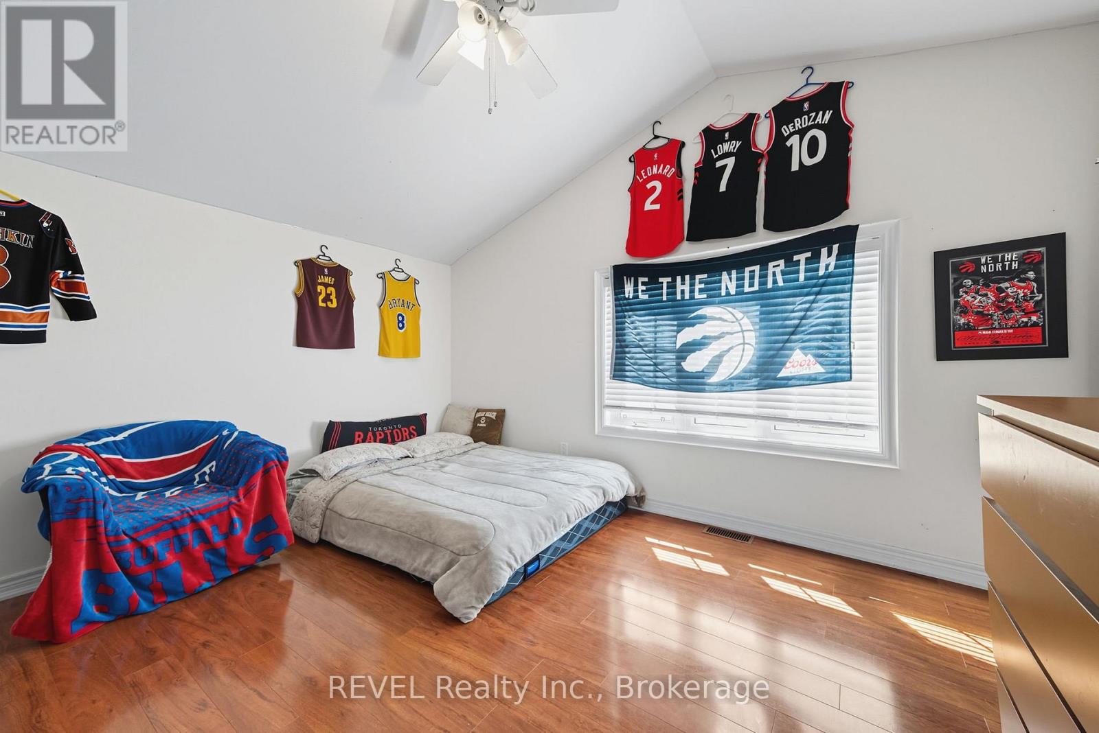 72 & 74 Merritt Street, St. Catharines (Burleigh Hill), Ontario  L2T 1J5 - Photo 15 - X12430989