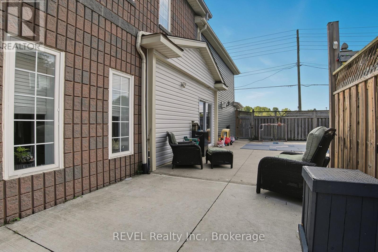 72 & 74 Merritt Street, St. Catharines (Burleigh Hill), Ontario  L2T 1J5 - Photo 16 - X12430989