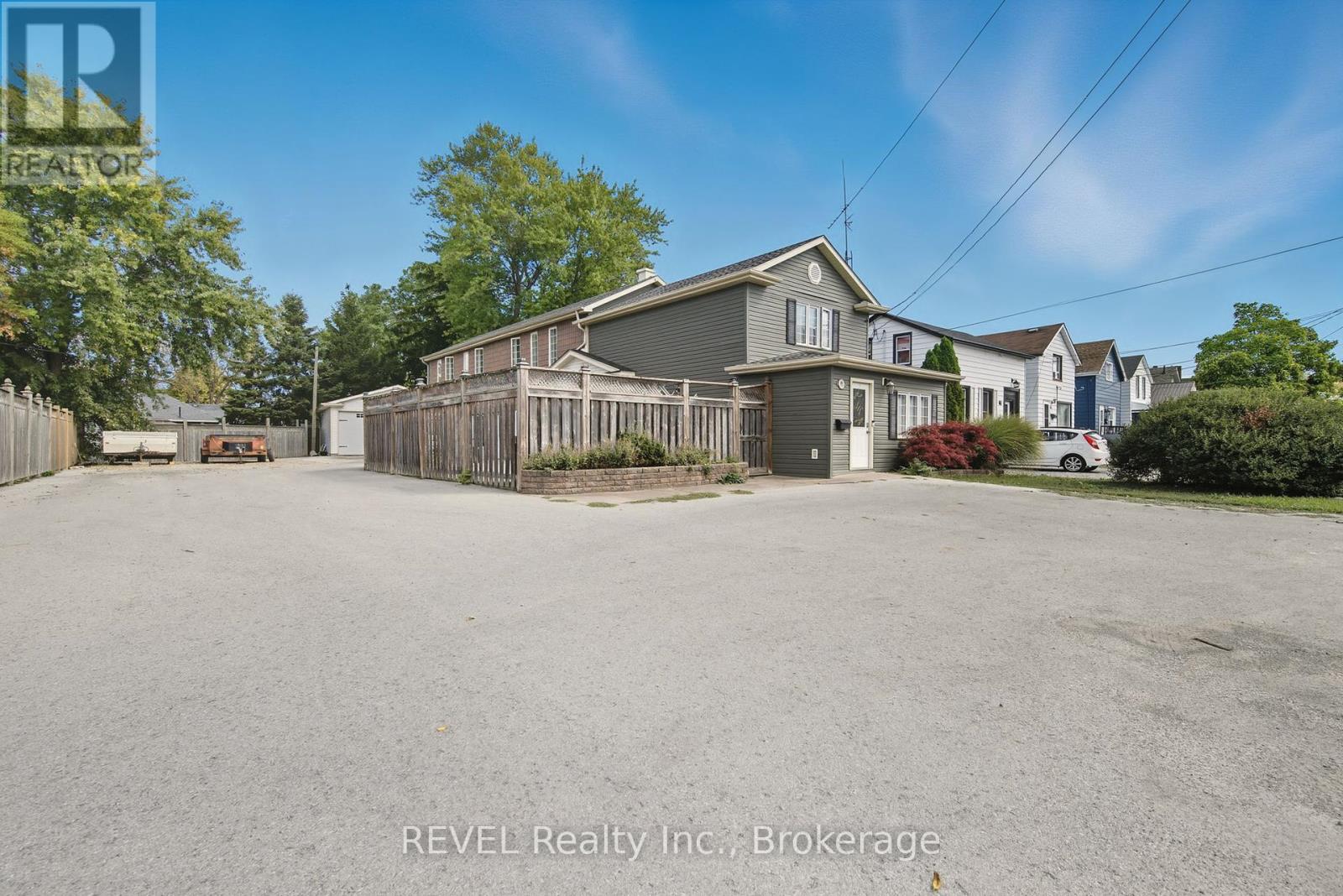 72 & 74 Merritt Street, St. Catharines (Burleigh Hill), Ontario  L2T 1J5 - Photo 19 - X12430989