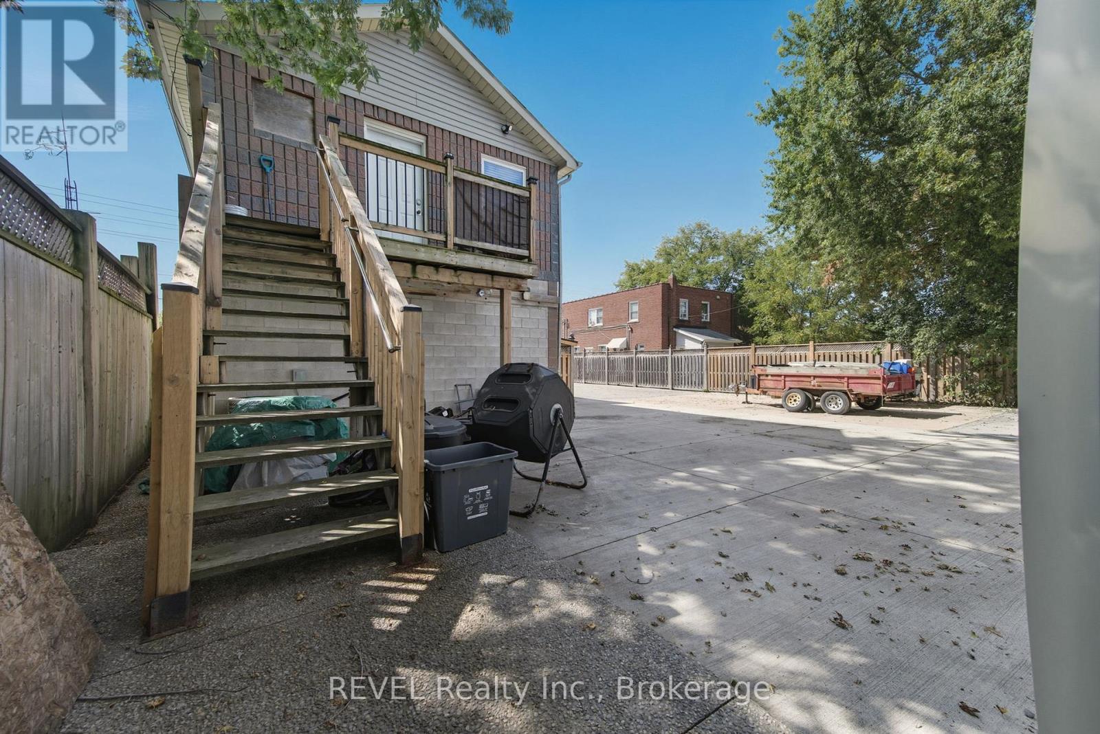 72 & 74 Merritt Street, St. Catharines (Burleigh Hill), Ontario  L2T 1J5 - Photo 20 - X12430989