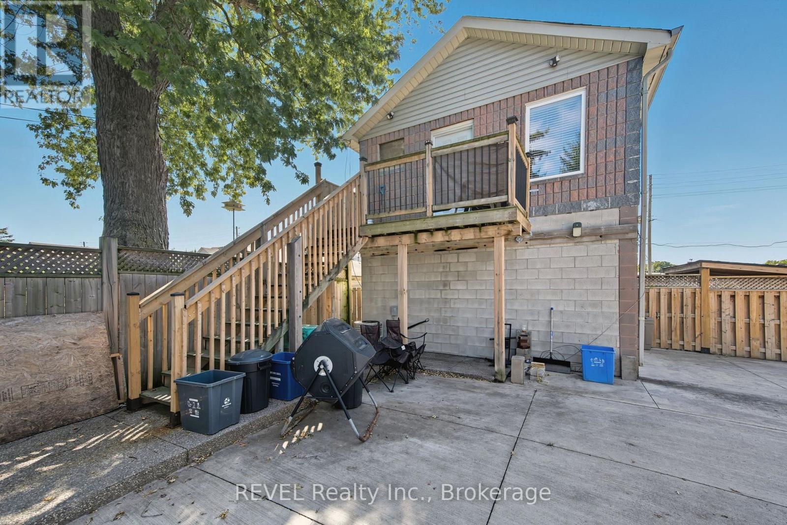 72 & 74 Merritt Street, St. Catharines (Burleigh Hill), Ontario  L2T 1J5 - Photo 21 - X12430989