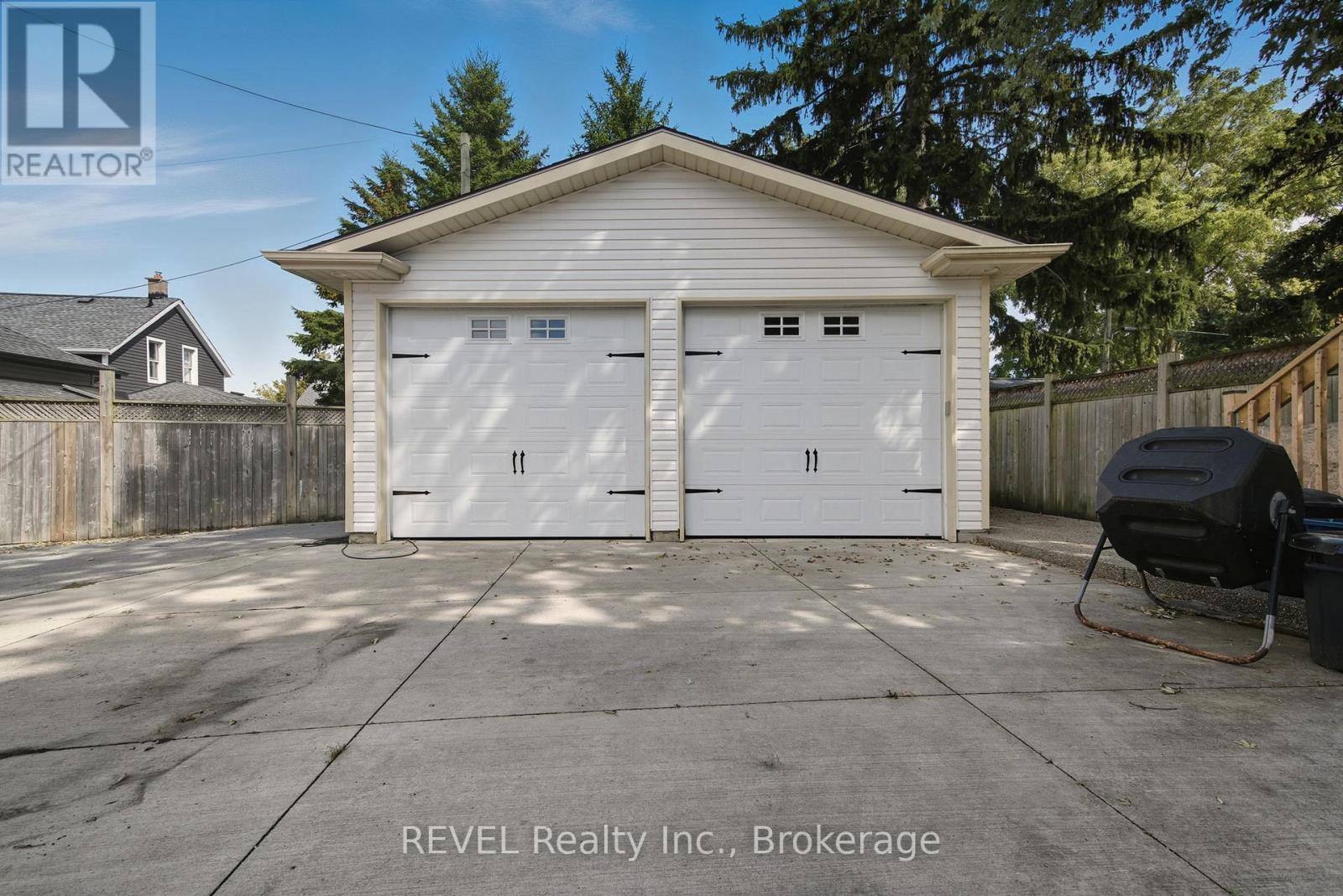72 & 74 Merritt Street, St. Catharines (Burleigh Hill), Ontario  L2T 1J5 - Photo 30 - X12430989