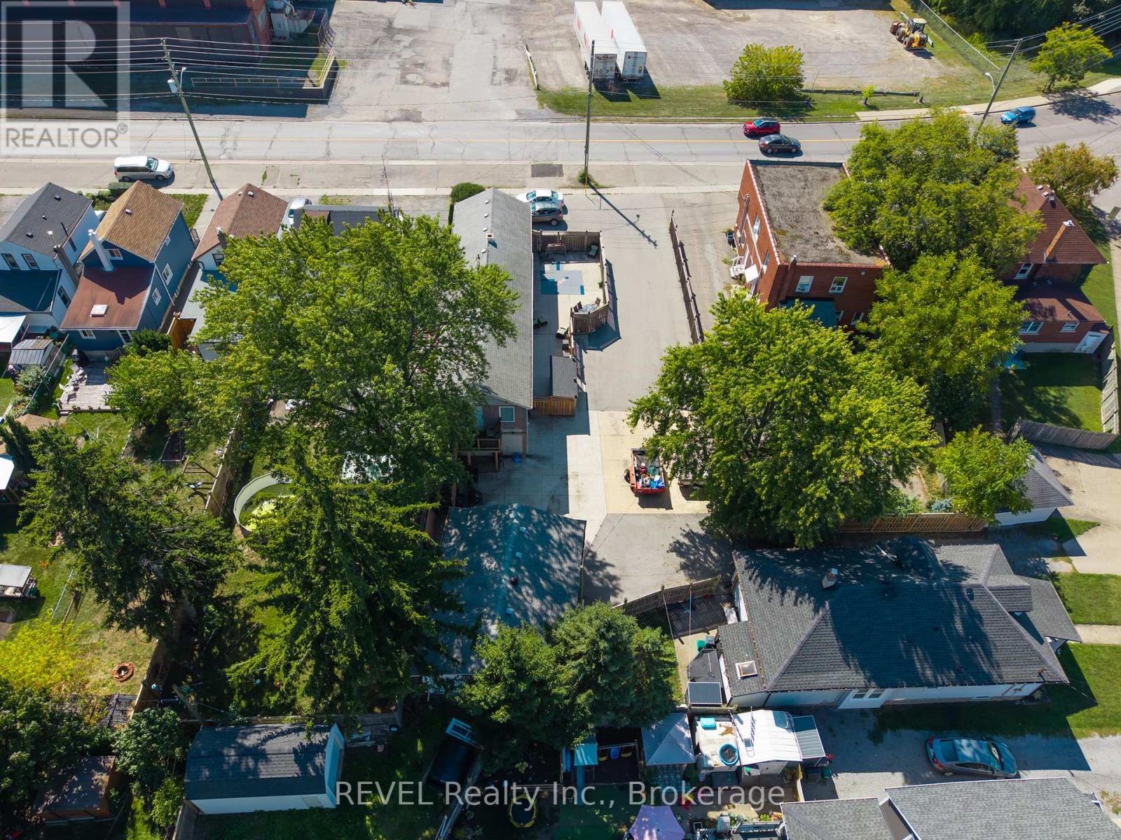 72 & 74 Merritt Street, St. Catharines (Burleigh Hill), Ontario  L2T 1J5 - Photo 36 - X12430989