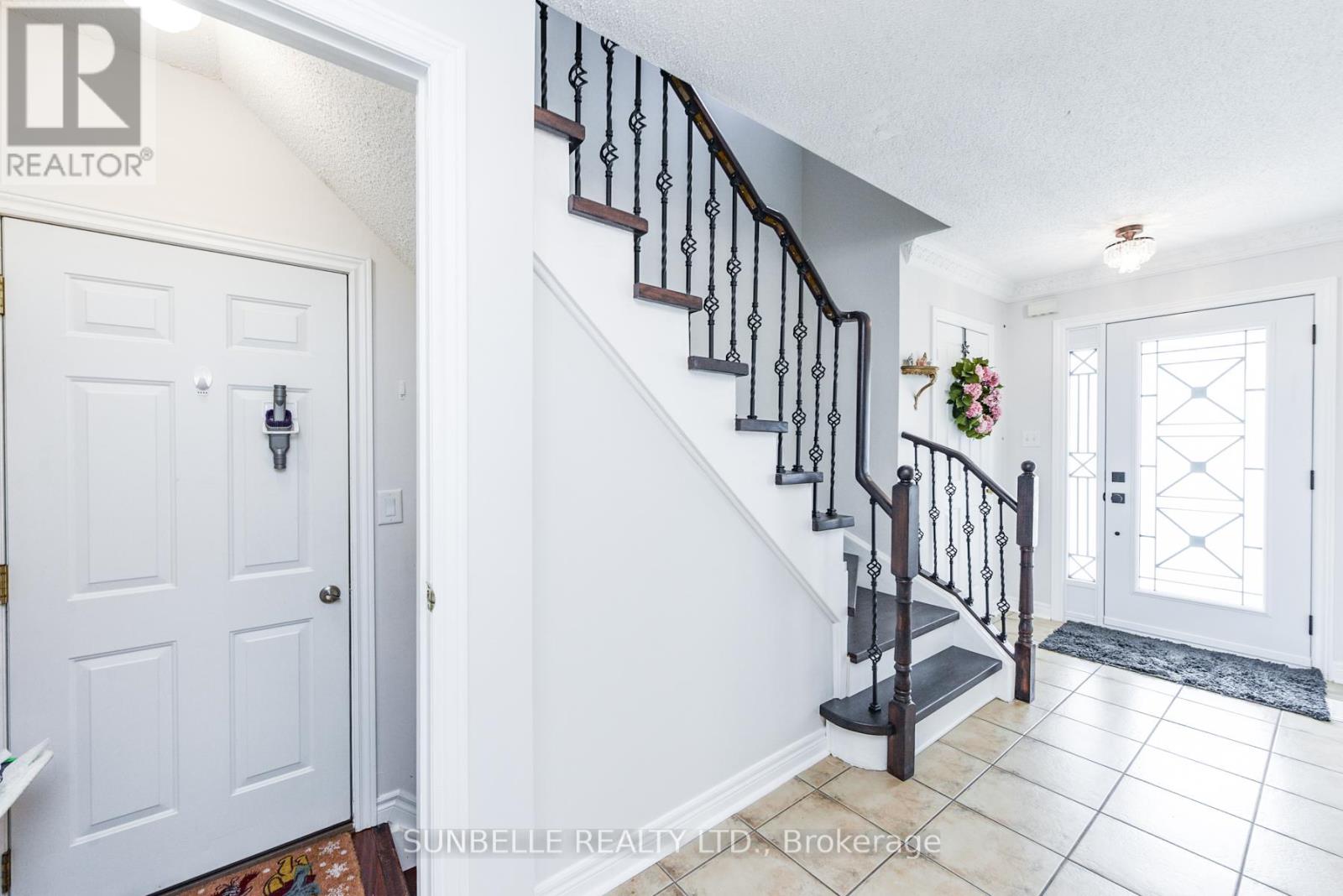 38 Sunny Glen Crescent, Brampton, Ontario  L7A 2C6 - Photo 19 - W12430765