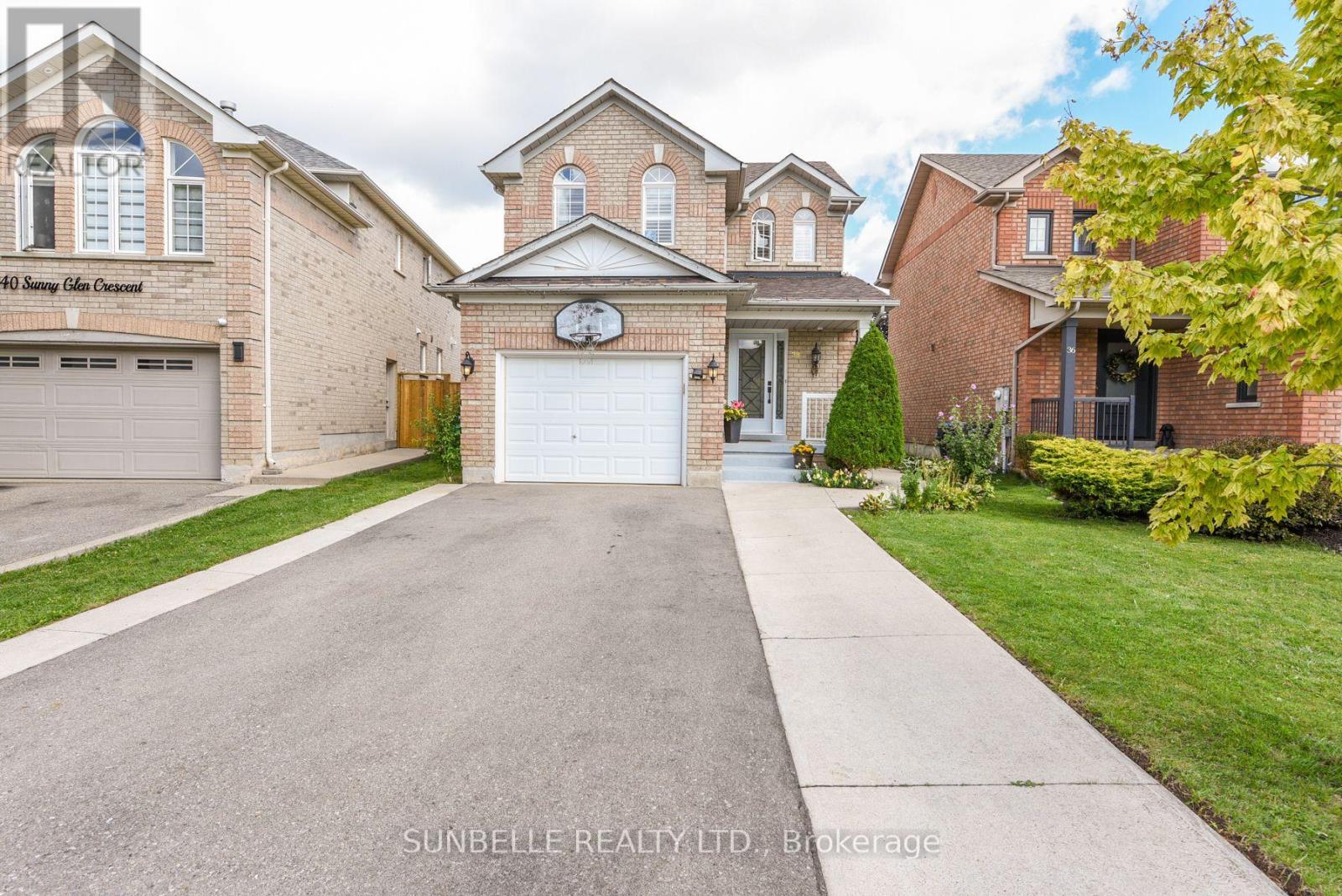 38 SUNNY GLEN CRESCENT, Brampton, Ontario