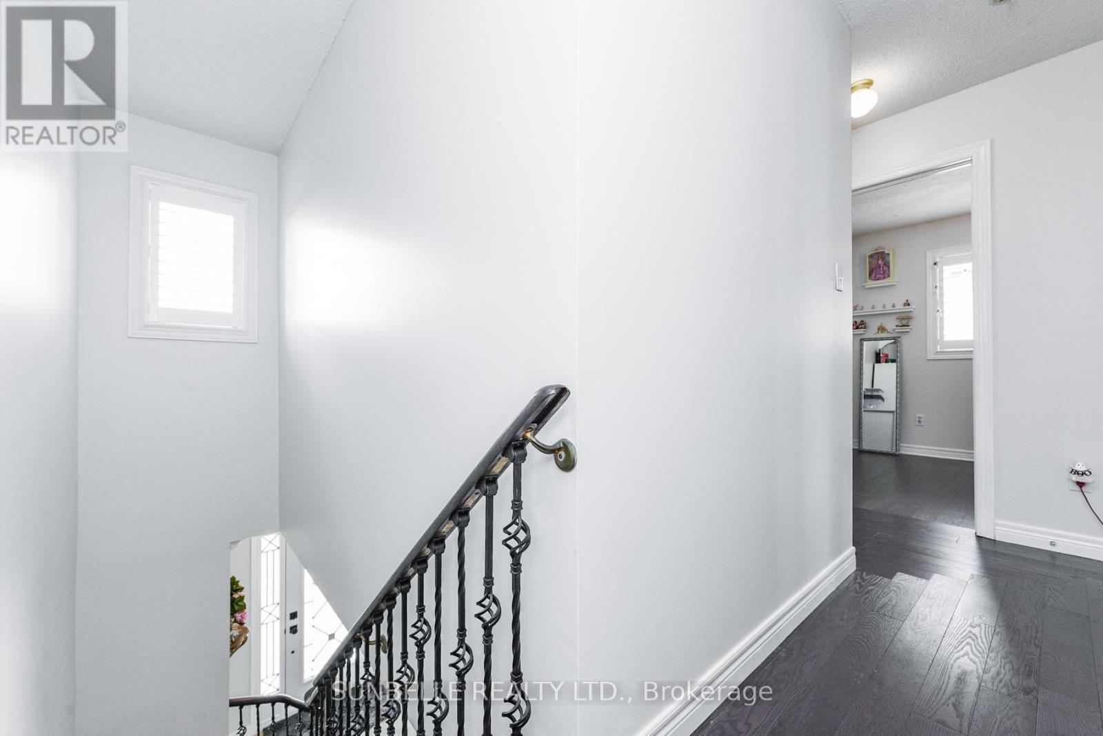38 Sunny Glen Crescent, Brampton, Ontario  L7A 2C6 - Photo 36 - W12430765