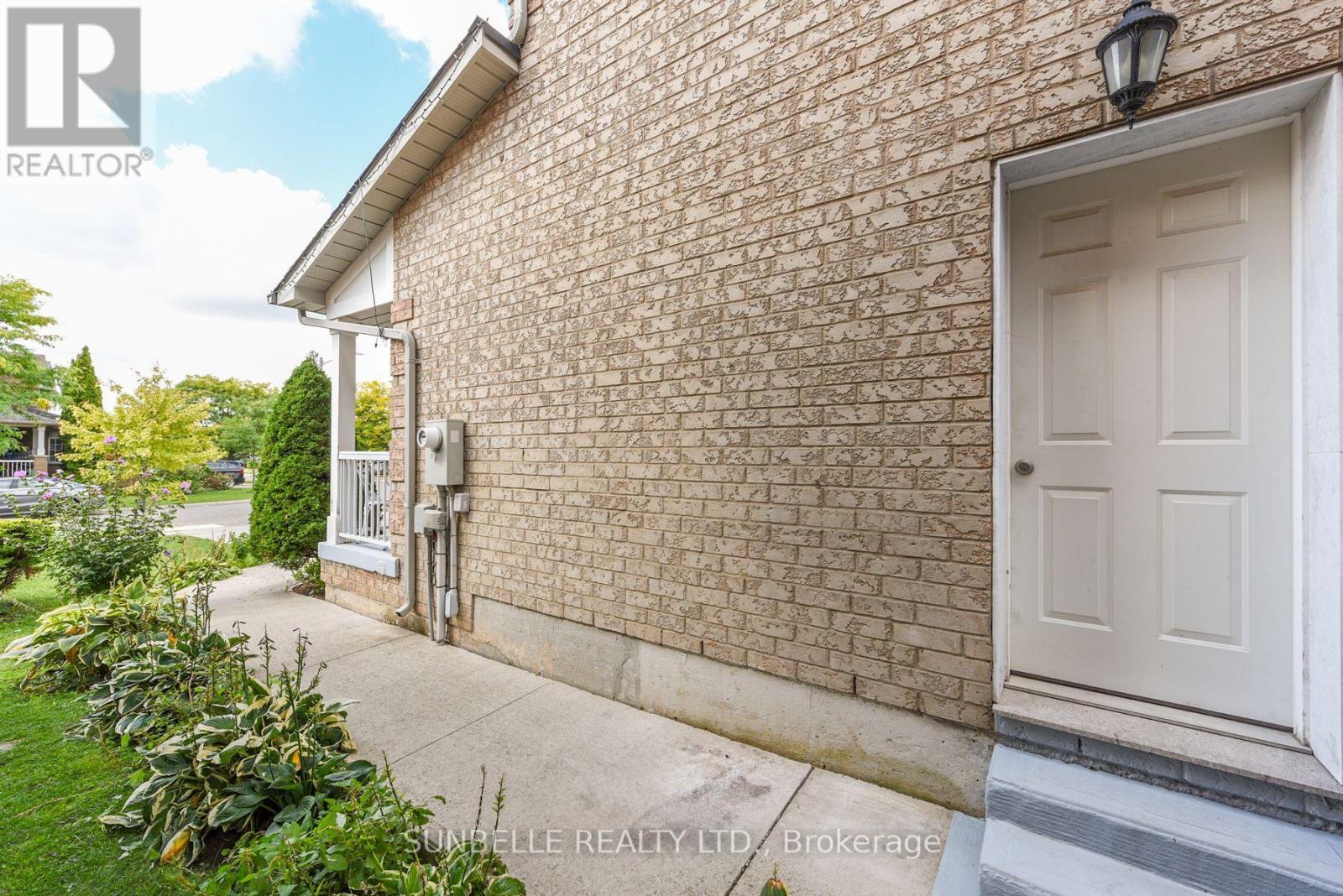 38 Sunny Glen Crescent, Brampton, Ontario  L7A 2C6 - Photo 41 - W12430765