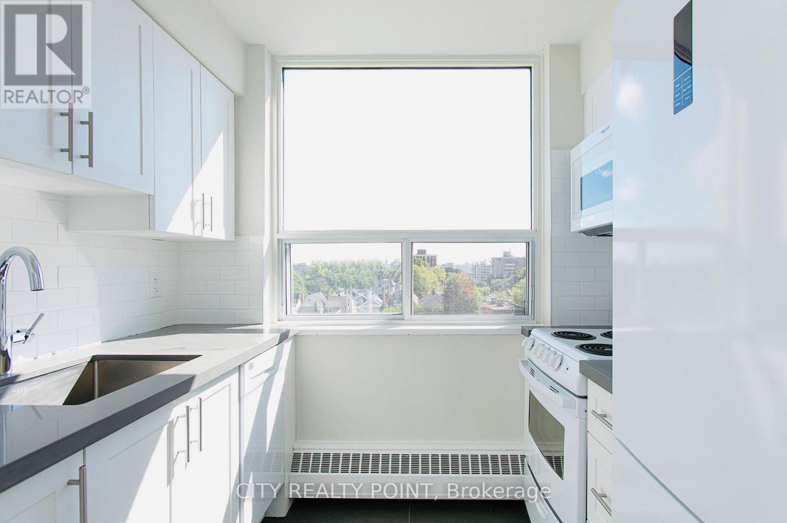 707 - 490 Eglinton Street E, Toronto, Ontario  M4P 1M4 - Photo 2 - C12430987