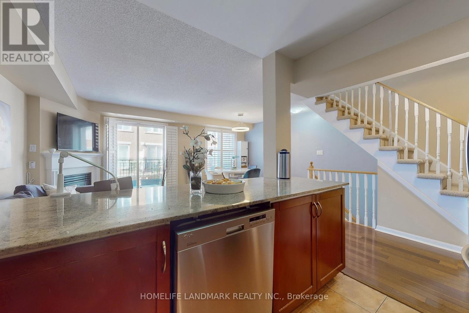 310 - 60 Joe Shuster Way, Toronto, Ontario  M6K 1Y8 - Photo 5 - W12430985