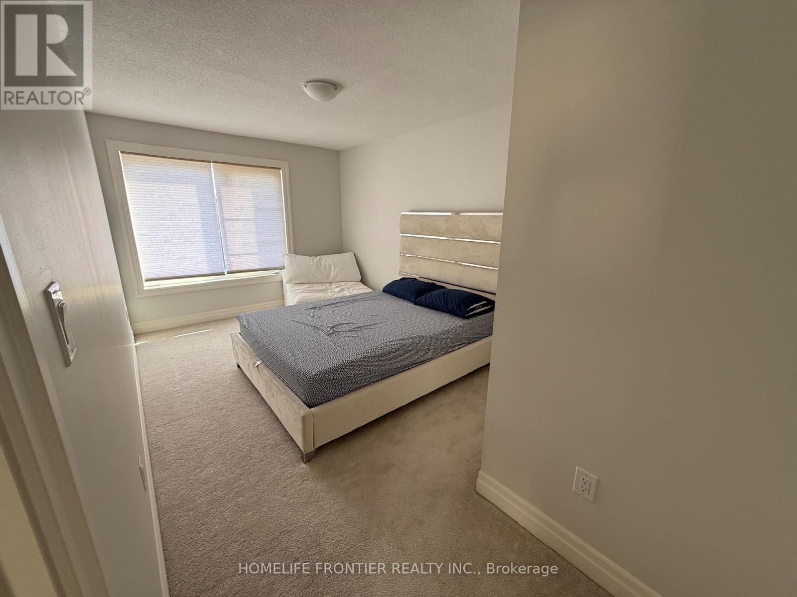 Main - 30 Vantage Loop Avenue, Newmarket, Ontario  L3X 0K6 - Photo 8 - N12413970