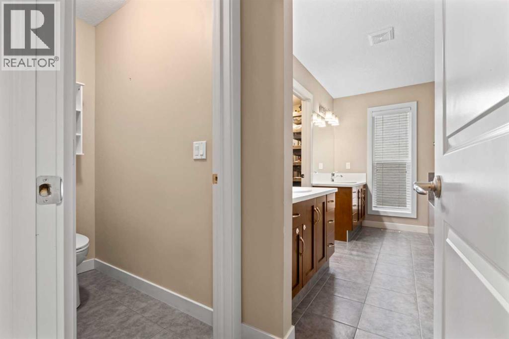 36 Cranarch Bay, Calgary, Alberta  T3M 0W6 - Photo 23 - A2260613