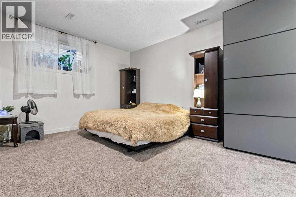 36 Cranarch Bay, Calgary, Alberta  T3M 0W6 - Photo 31 - A2260613