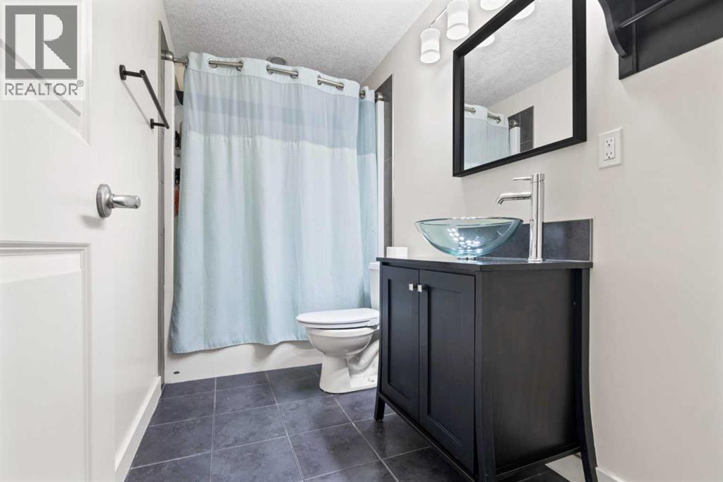 36 Cranarch Bay, Calgary, Alberta  T3M 0W6 - Photo 32 - A2260613
