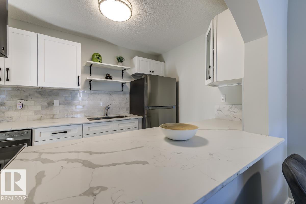 #105 10620 104 St Nw, Edmonton, Alberta  T5H 2W2 - Photo 4 - E4459761