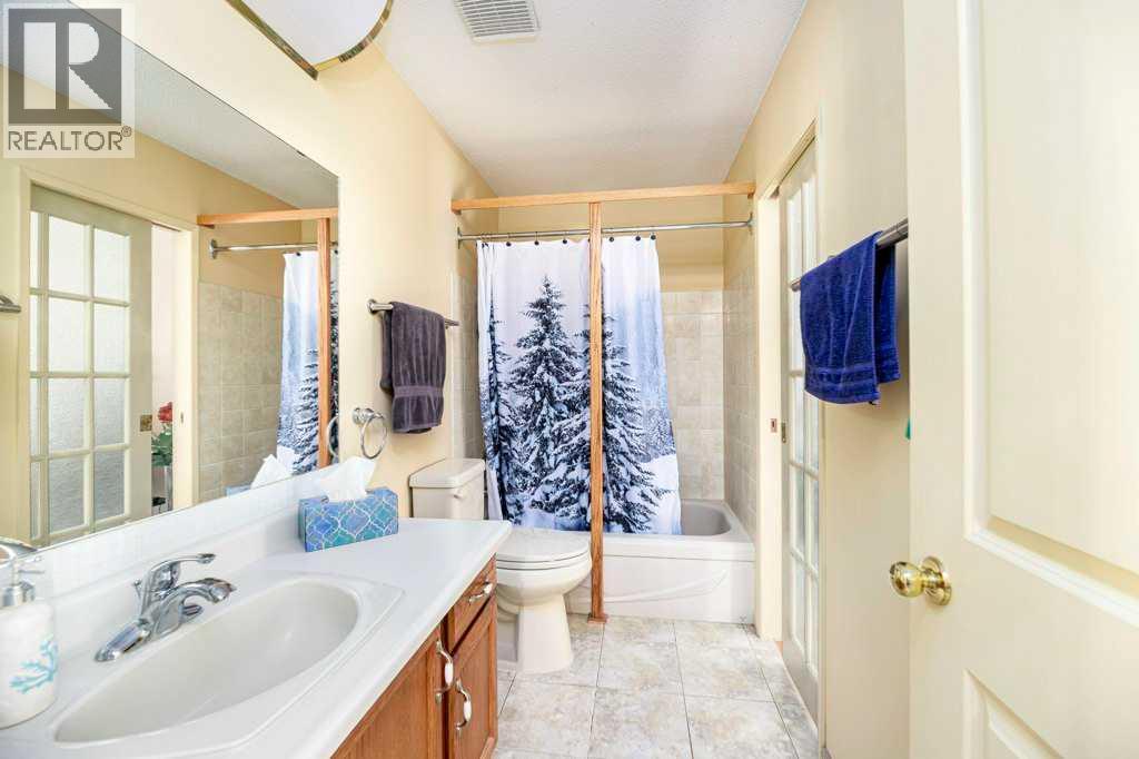42, 2821 Botterill Crescent, Red Deer, Alberta  T4R 2E5 - Photo 14 - A2257058