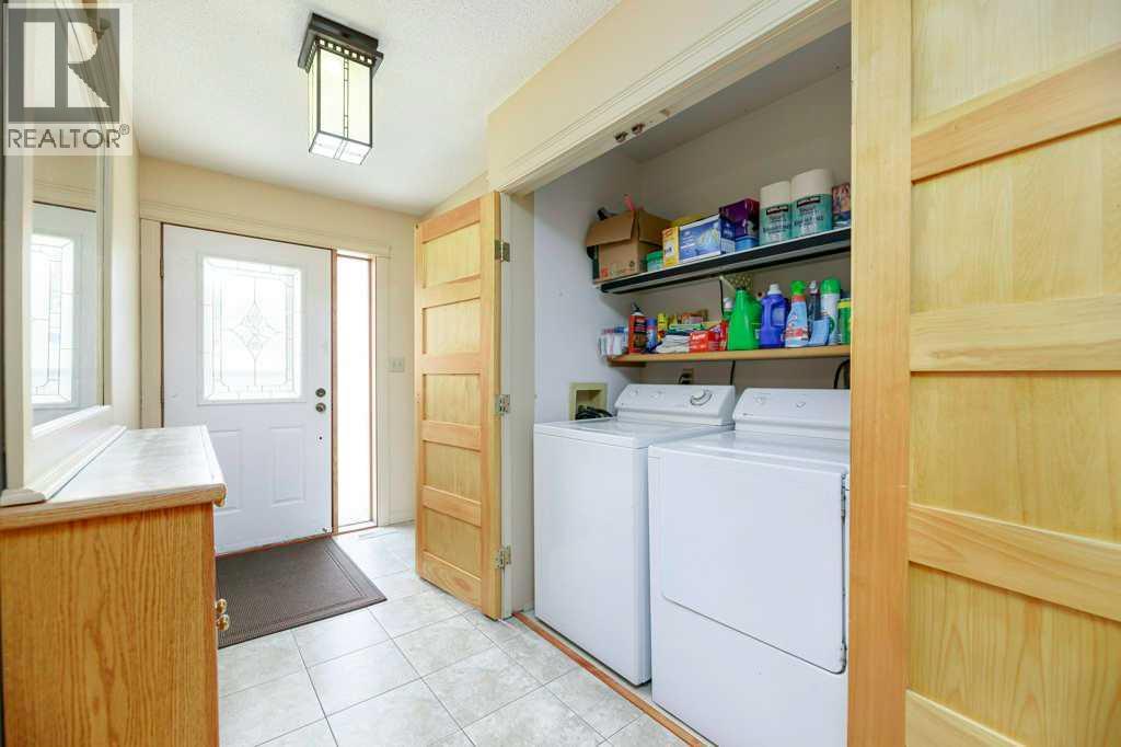 42, 2821 Botterill Crescent, Red Deer, Alberta  T4R 2E5 - Photo 3 - A2257058