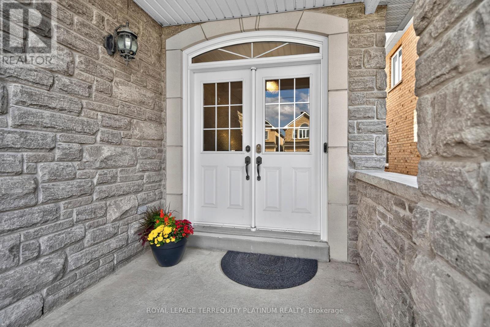 9 Maraca Drive, Richmond Hill, Ontario  L4S 0A3 - Photo 3 - N12418811