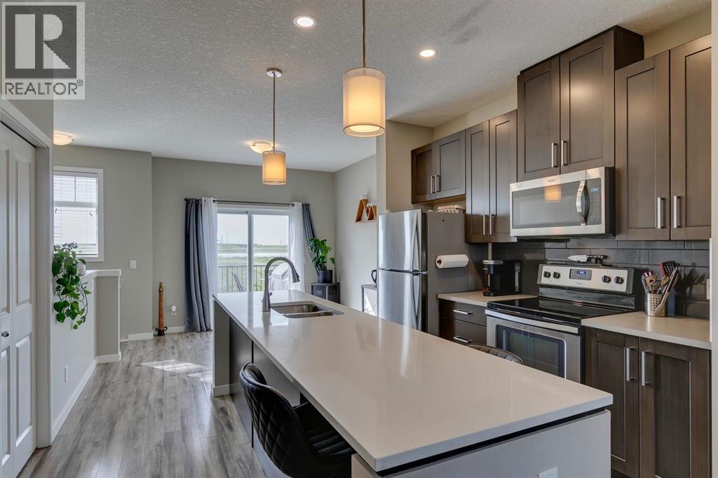 126 Copperstone Villas Se, Calgary, Alberta  T2Z 5E3 - Photo 3 - A2260615