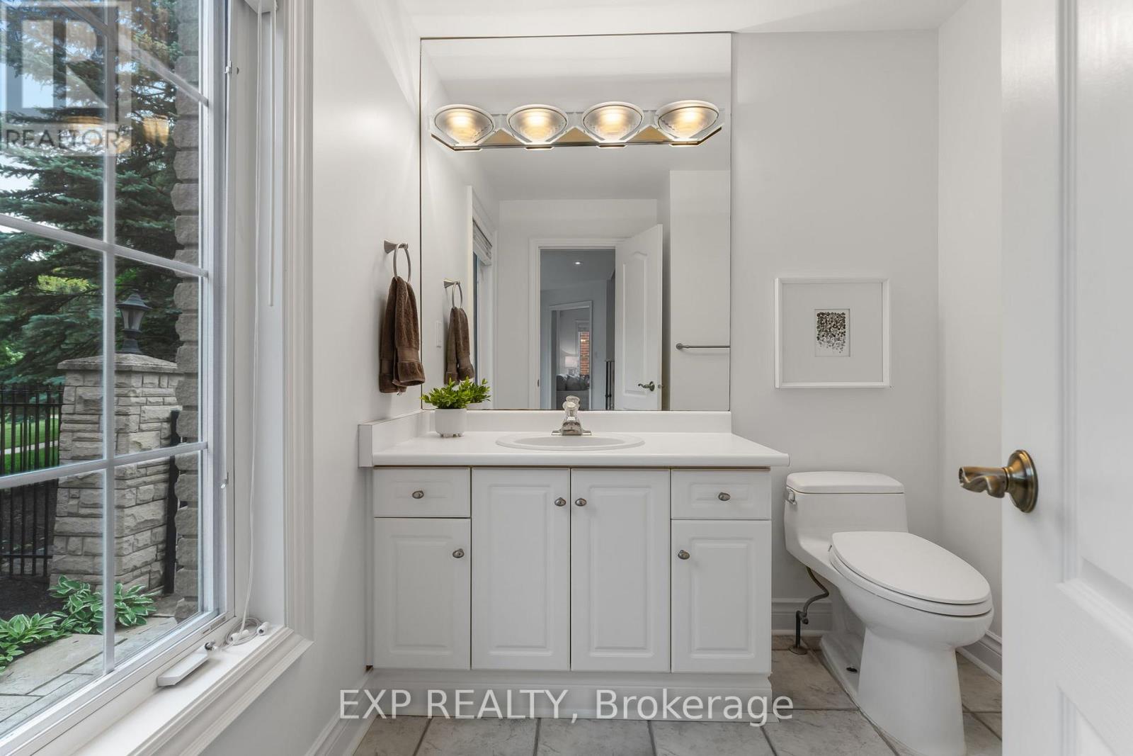 2000 Peak Place, Oakville, Ontario  L6H 5T2 - Photo 9 - W12431000