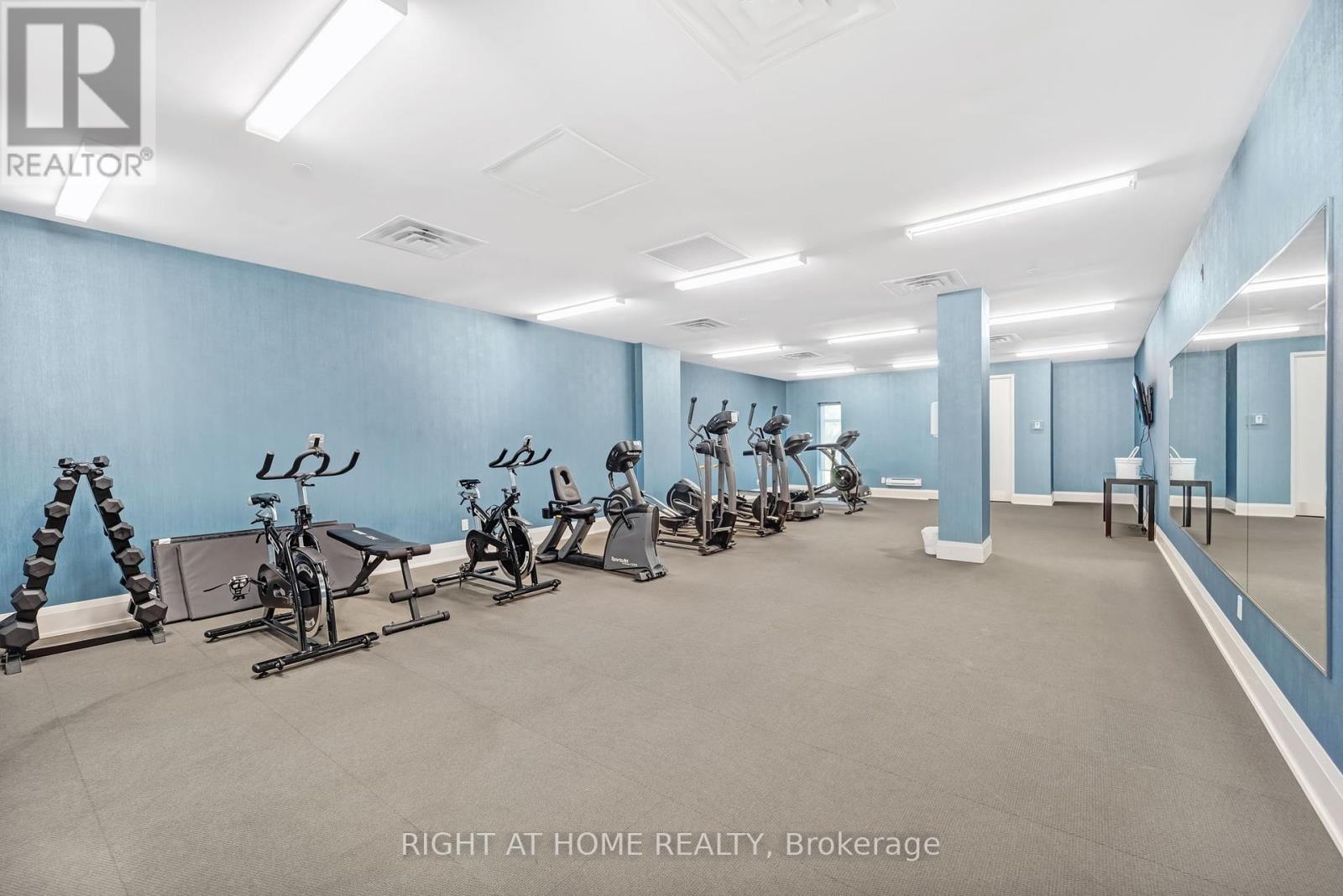 704a - 15277 Yonge Street, Aurora, Ontario  L4G 1Y3 - Photo 3 - N12401128