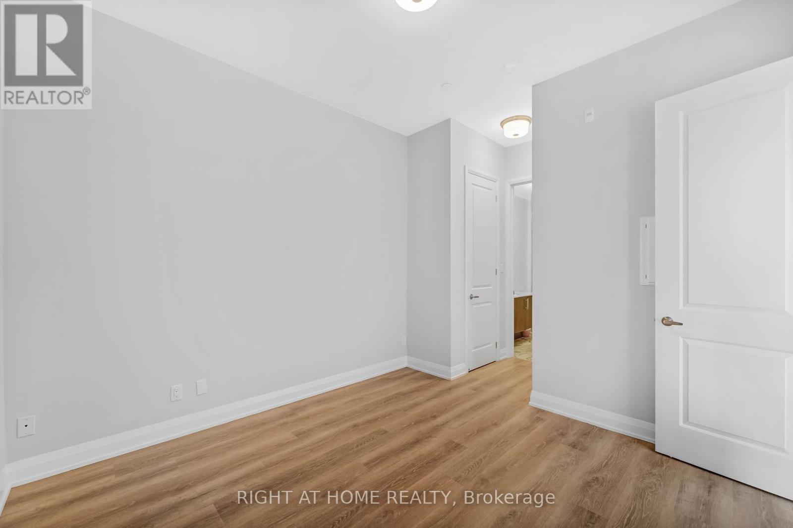 704a - 15277 Yonge Street, Aurora, Ontario  L4G 1Y3 - Photo 19 - N12401128
