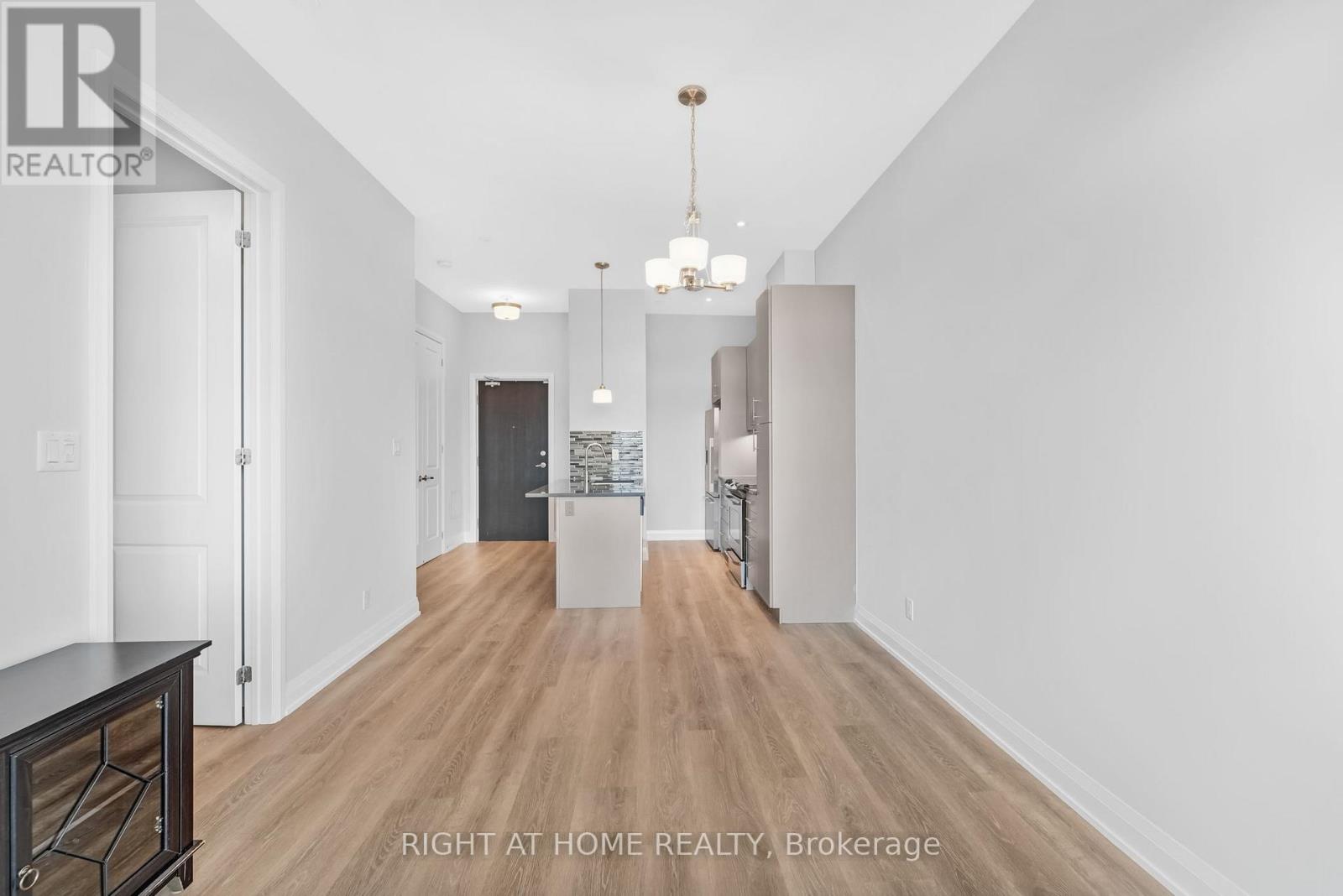 704a - 15277 Yonge Street, Aurora, Ontario  L4G 1Y3 - Photo 16 - N12401128