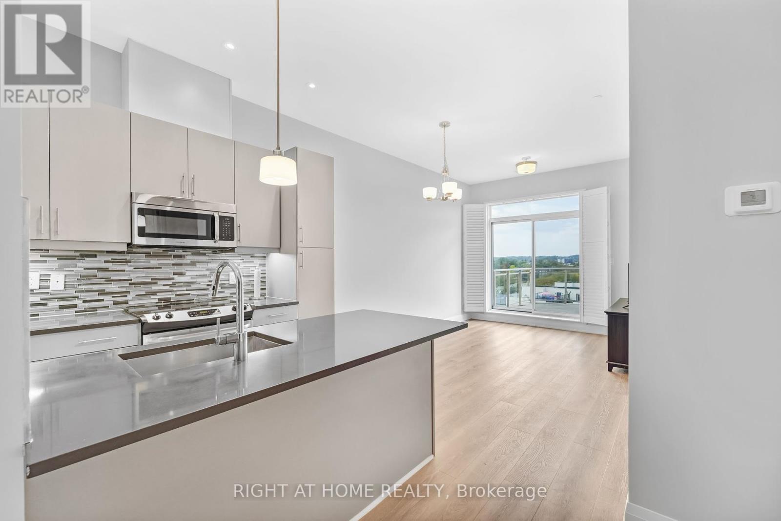 704a - 15277 Yonge Street, Aurora, Ontario  L4G 1Y3 - Photo 8 - N12401128