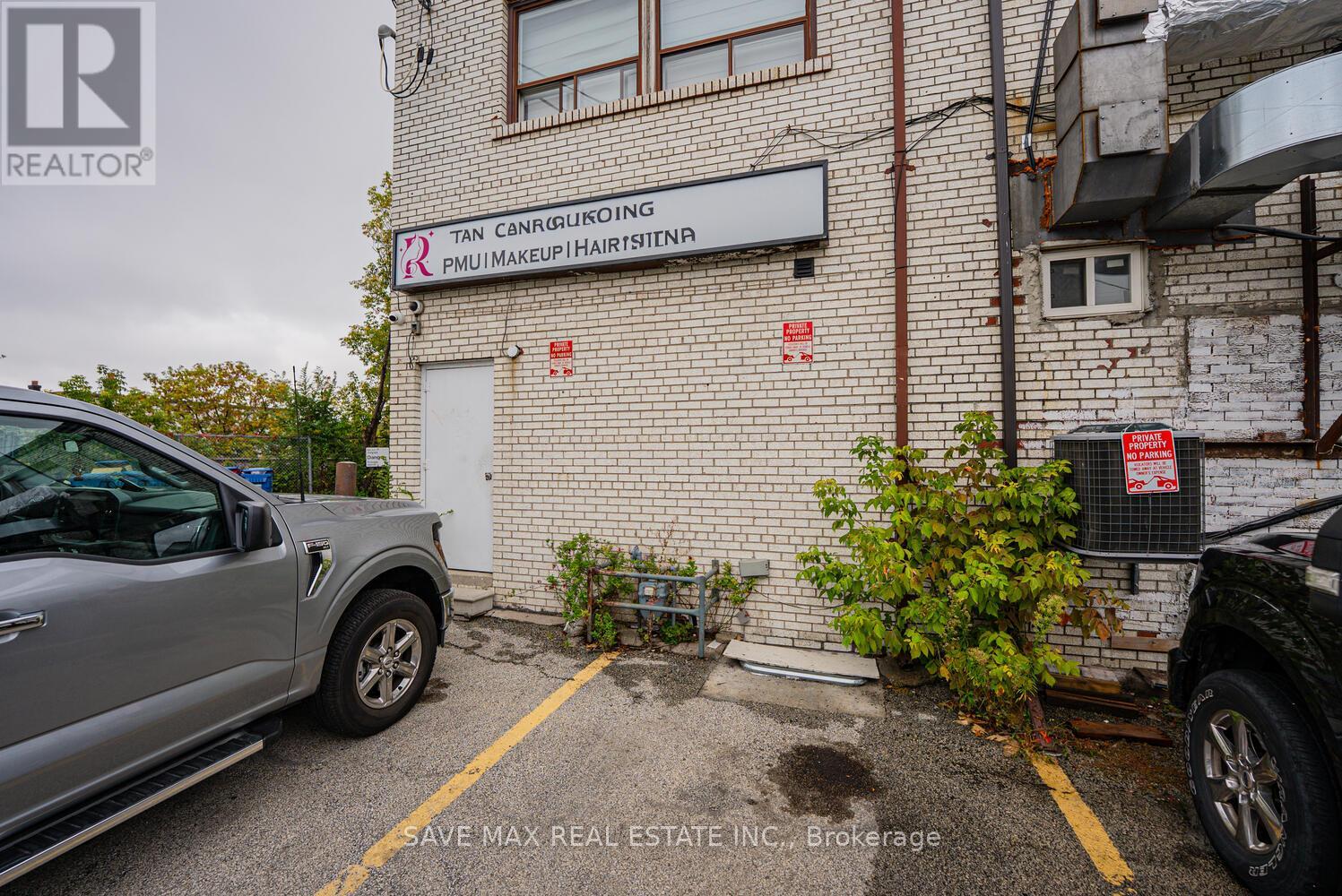 7060 Airport Road, Mississauga (Malton), Ontario  L4T 2G8 - Photo 39 - W12415861