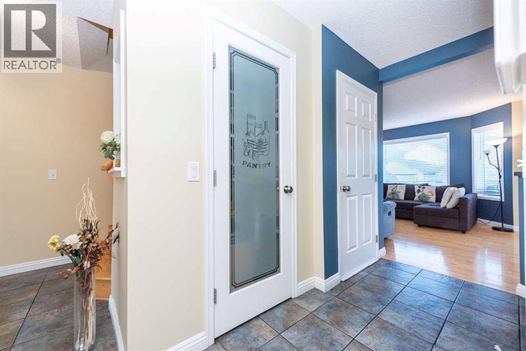 49 Rocky Ridge Heath Nw, Calgary, Alberta  T3G 4Z7 - Photo 12 - A2259925