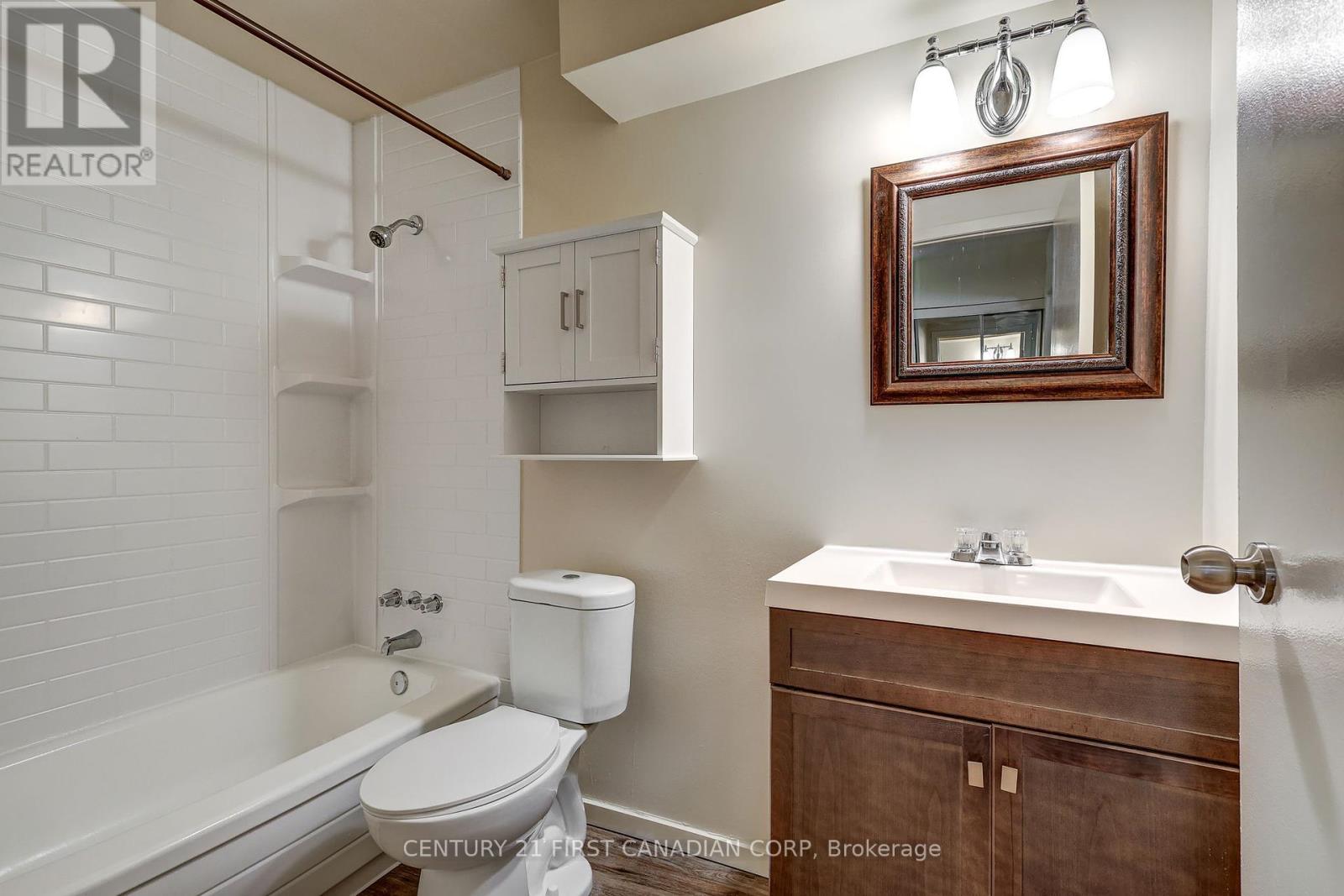 123 - 130 Conway Drive, London South, Ontario  N6E 3M9 - Photo 13 - X12431044