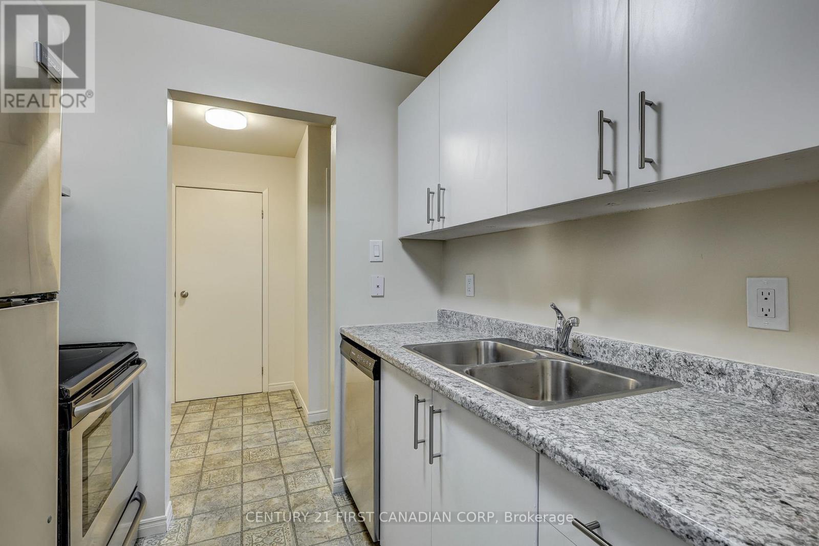 123 - 130 Conway Drive, London South, Ontario  N6E 3M9 - Photo 6 - X12431044
