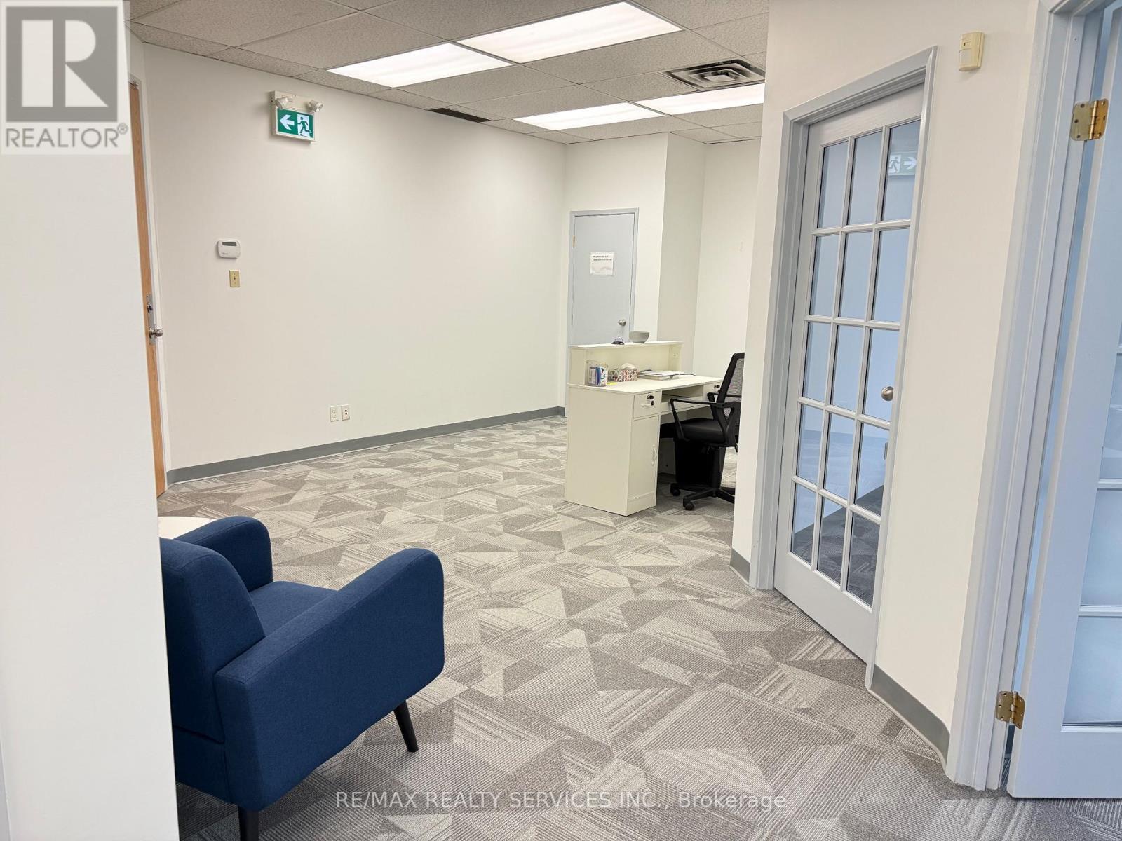 219 - 6705 Tomken Road, Mississauga, Ontario  L5T 2J6 - Photo 4 - W12431014