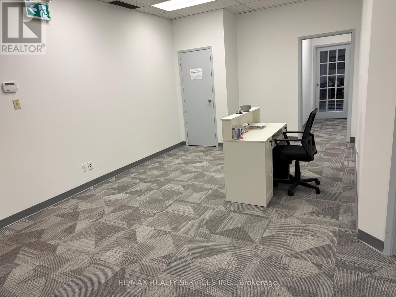 219 - 6705 Tomken Road, Mississauga, Ontario  L5T 2J6 - Photo 5 - W12431014