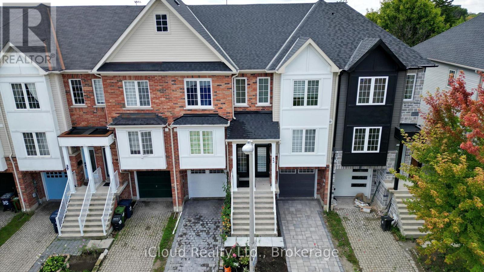 43 Mantello Drive, Toronto, Ontario  M3J 0H6 - Photo 3 - W12431026
