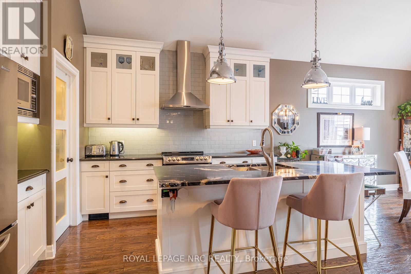 1534 Haist Street, Pelham (Fonthill), Ontario  L0S 1E5 - Photo 13 - X12431041