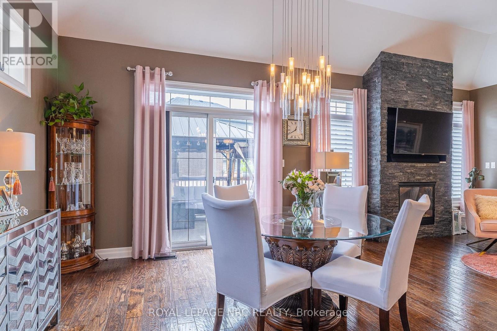 1534 Haist Street, Pelham (Fonthill), Ontario  L0S 1E5 - Photo 17 - X12431041