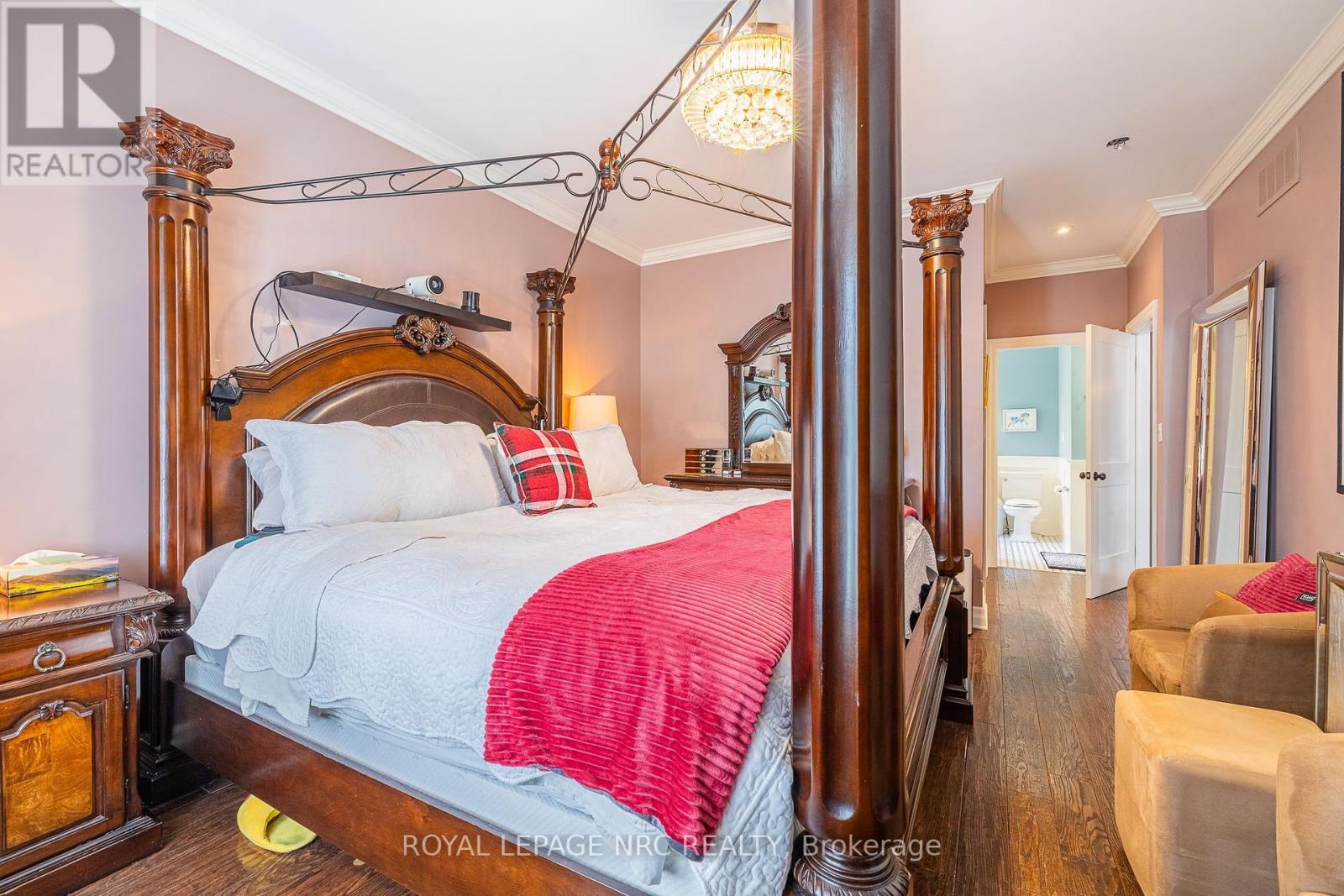 1534 Haist Street, Pelham (Fonthill), Ontario  L0S 1E5 - Photo 21 - X12431041
