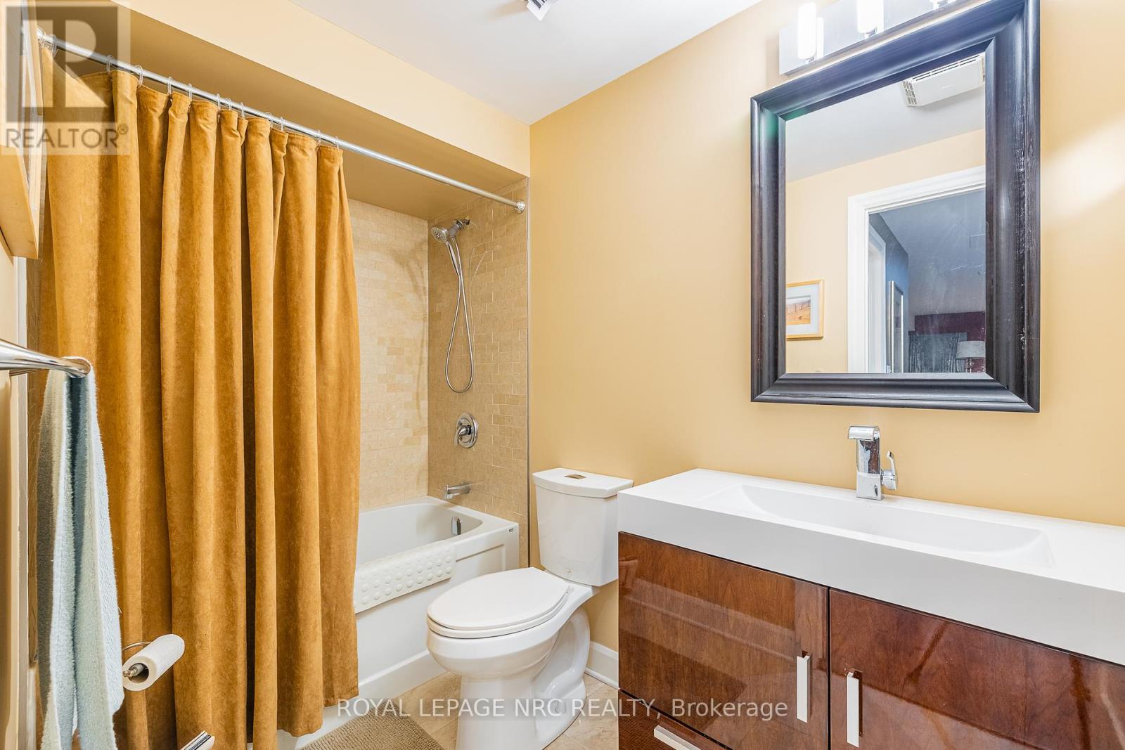 1534 Haist Street, Pelham (Fonthill), Ontario  L0S 1E5 - Photo 31 - X12431041
