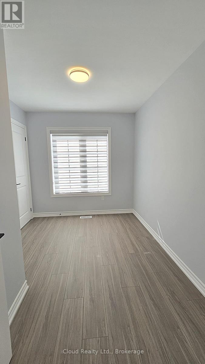 43 Mantello Drive, Toronto, Ontario  M3J 0H6 - Photo 9 - W12431026
