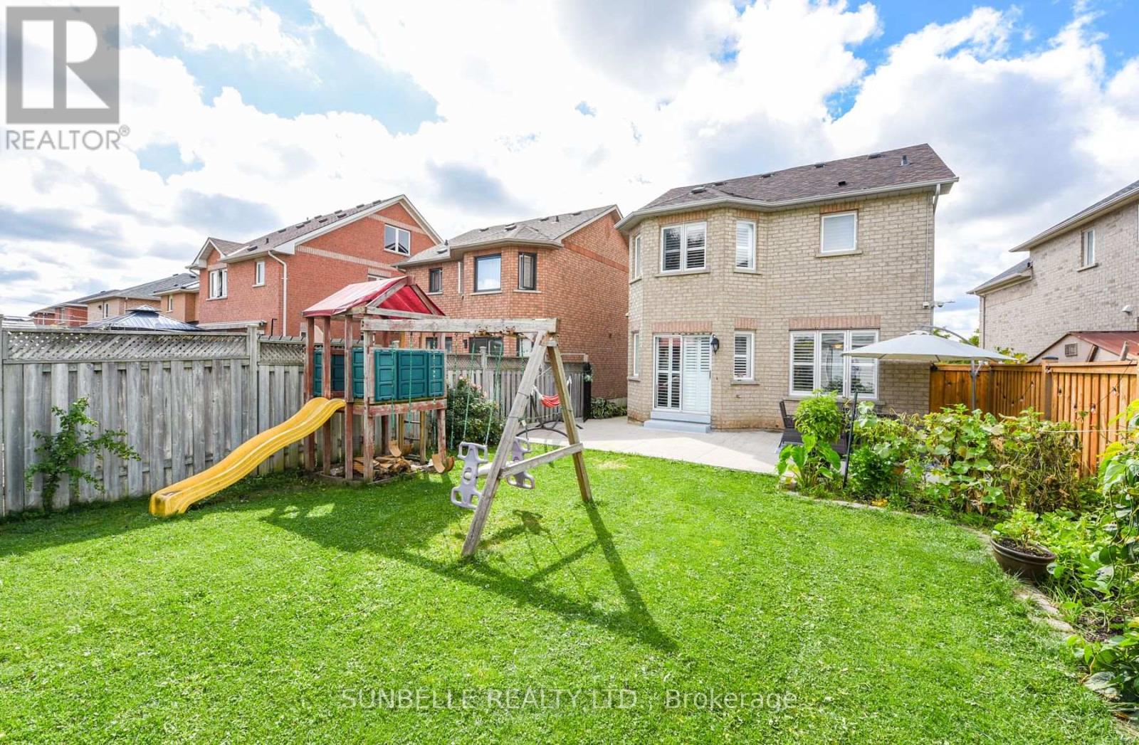 38 Sunny Glen Crescent, Brampton, Ontario  L7A 2C6 - Photo 48 - W12430765