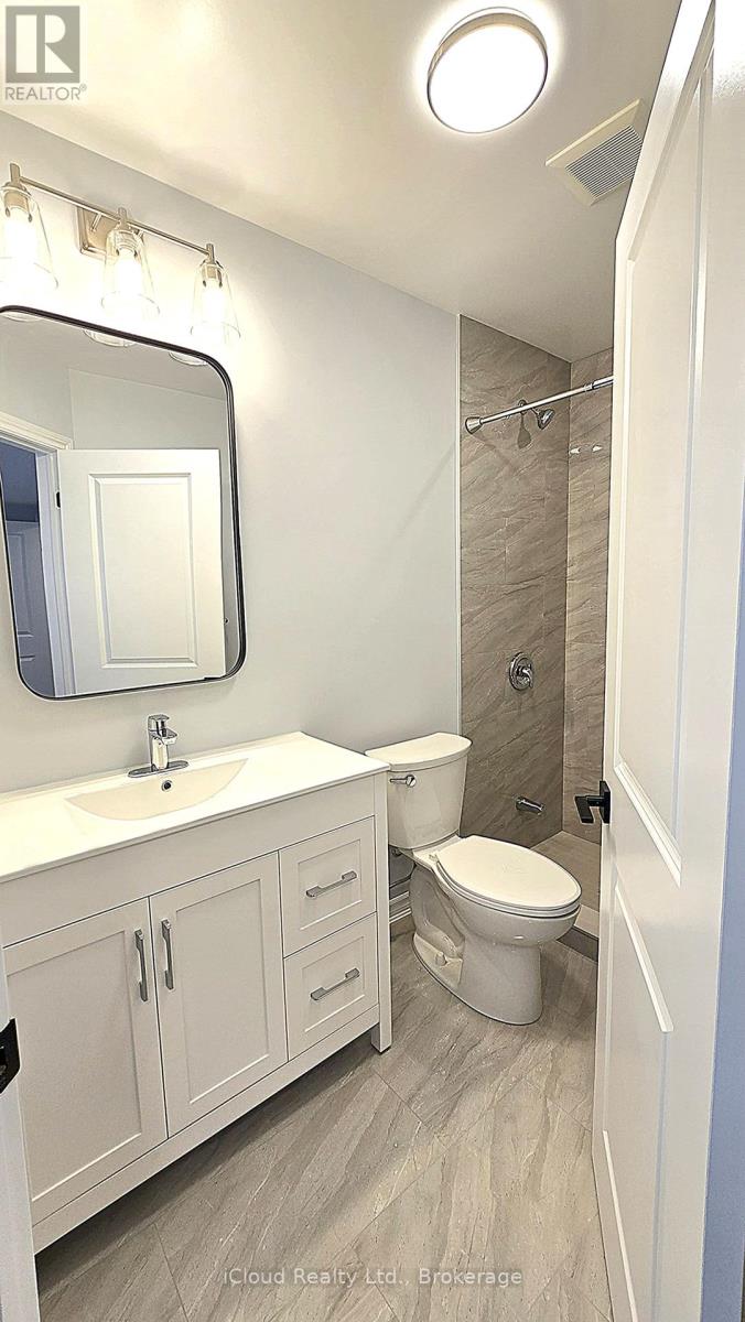 43 Mantello Drive, Toronto, Ontario  M3J 0H6 - Photo 14 - W12431026