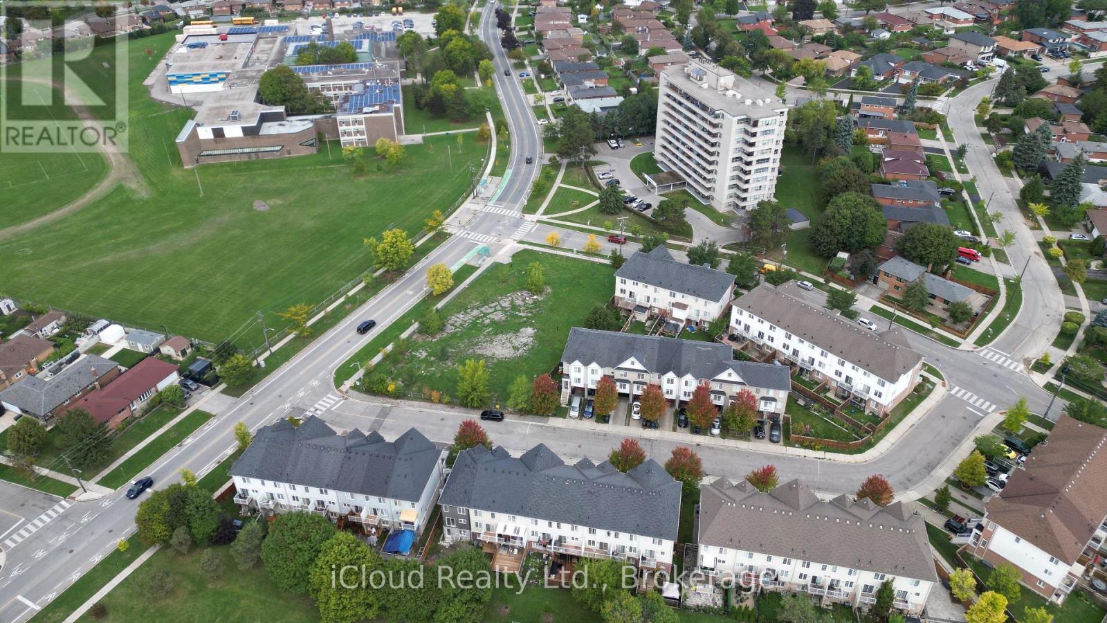 43 Mantello Drive, Toronto, Ontario  M3J 0H6 - Photo 16 - W12431026