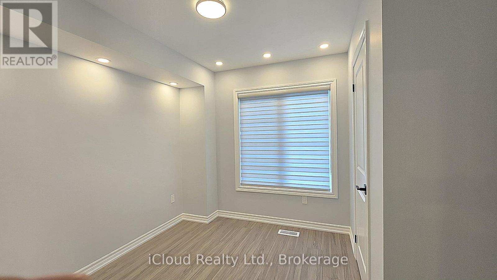43 Mantello Drive, Toronto, Ontario  M3J 0H6 - Photo 10 - W12431026