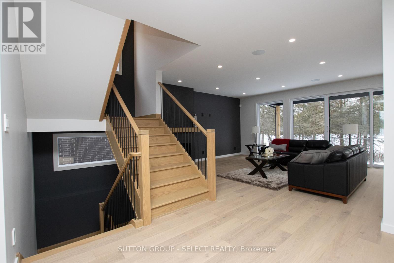 115 Optimist Drive, Southwold, Ontario  N5P 3T2 - Photo 7 - X12293107